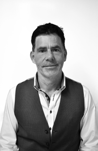 Mikael Bergvall, Saljare